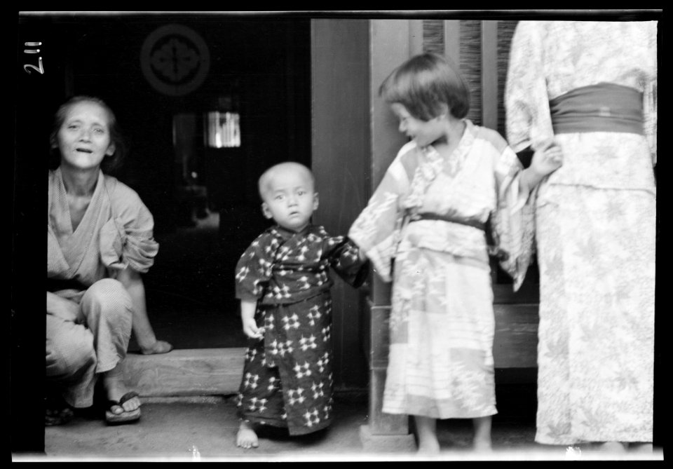 Travel views of Japan and Korea LOC agc.7a04717