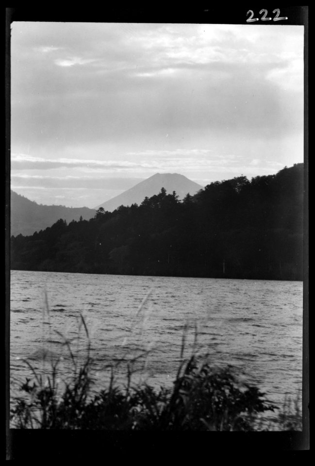 Travel views of Japan and Korea LOC agc.7a04728