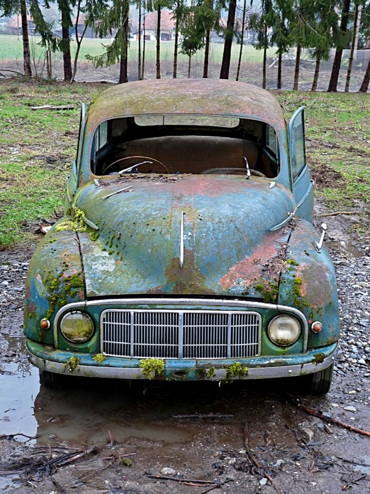 Car wreck scrap rust