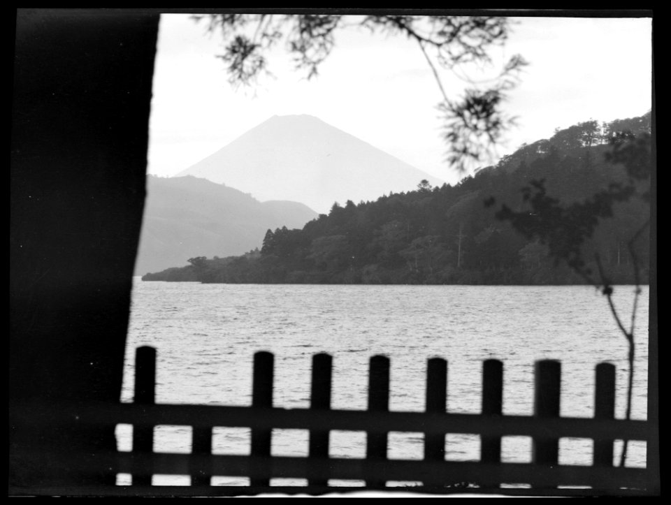 Travel views of Japan and Korea LOC agc.7a05091