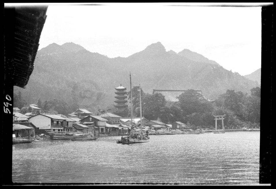 Travel views of Japan and Korea LOC agc.7a05088