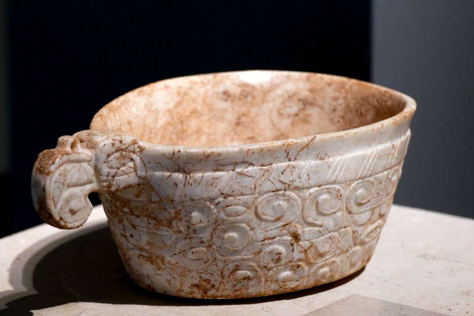 Travertine bowl with handle Soleil de nuit lot15 n2