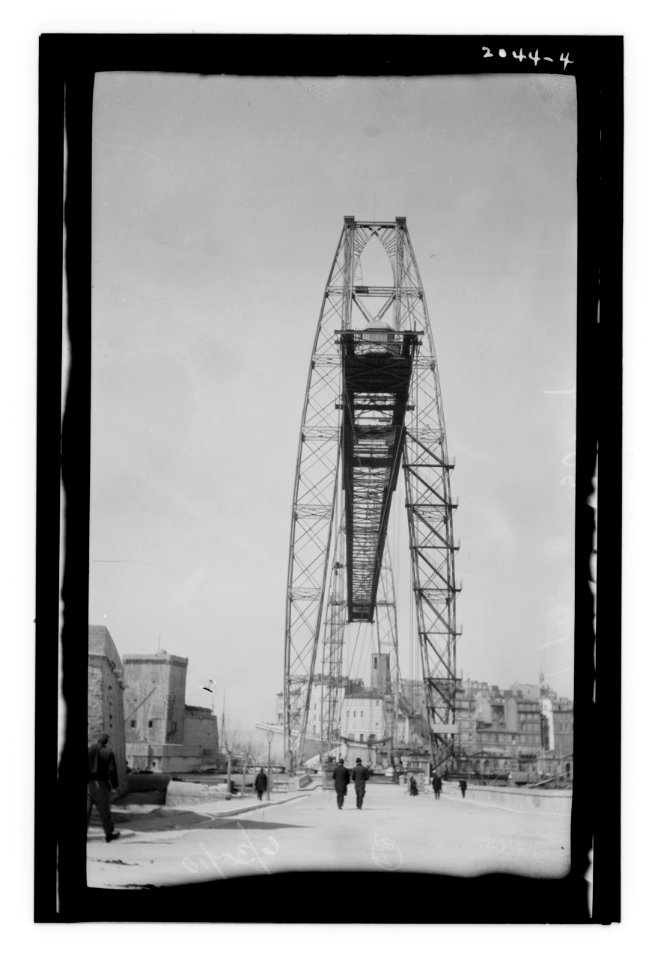 Travelling bridge - Marseilles LCCN2014707261