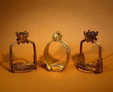 Tre stigbyglar varav en förgylld - Skoklosters slott - 13856