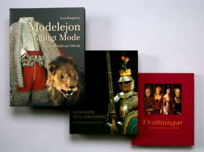Tre LRK-kataloger, Modelejon, Riddarlek och tornerspel, Drottningar - Livrustkammaren - 41547