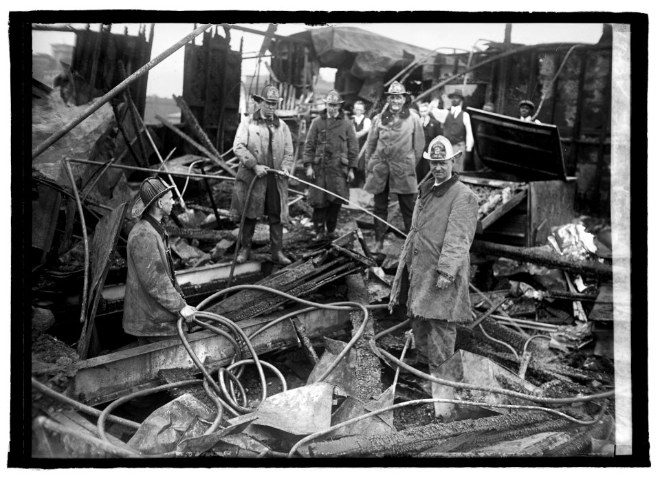 Treasury fire, (5-3-22) LCCN2016846251