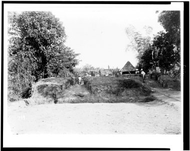 Trenches near Manila LCCN95513554