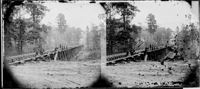 Trestle on railroad, City Point, Va - NARA - 529578
