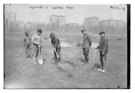 Trenches in Central Park LCCN2014706635