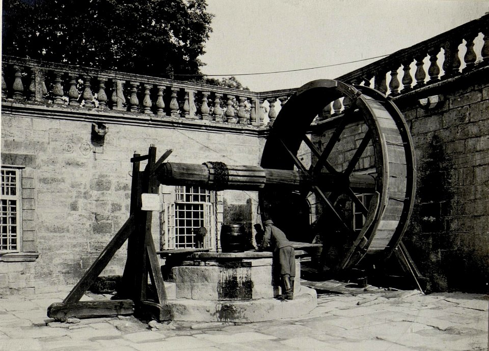 Trettbrunnen im Schloss von Podhorce (BildID 15543894)