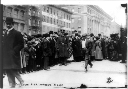 Triangle Waist Co. fire, N.Y.C.-Crowds outside pier morgue LCCN96513964