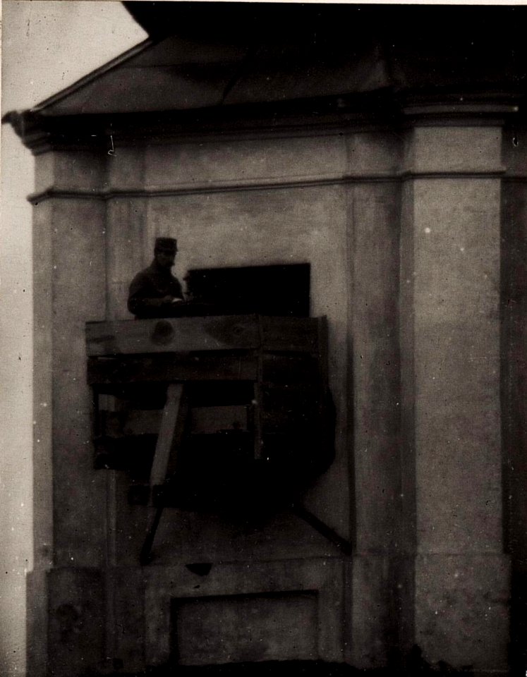 Triangulierungsarbeiten am Turm der russ.Kirche in Wladimir Wolinsky durch Jng.Ass.Rauh (BildID 15709051)