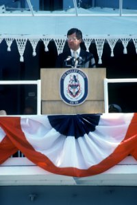 Trent Lott speaks during the commissioning of the guided missile cruiser USS VALLEY FORGE (CG 50)