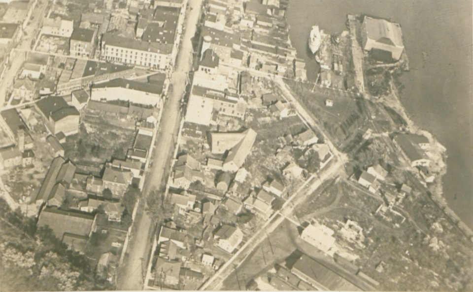 Trenton Ontario from the Air (HS85-10-36557)