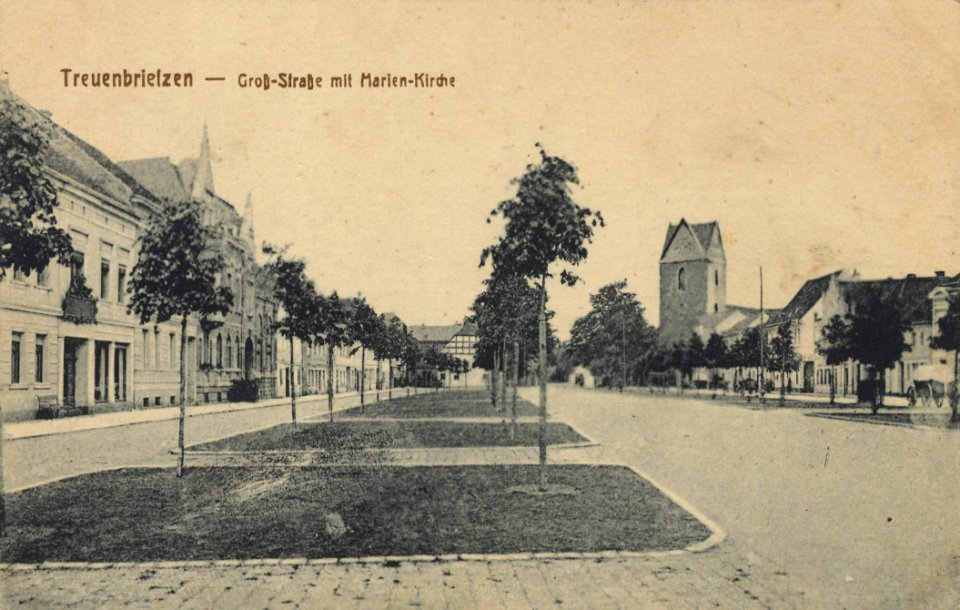 Treuenbrietzen, Brandenburg - Großstraße mit Marienkirche (Zeno Ansichtskarten)