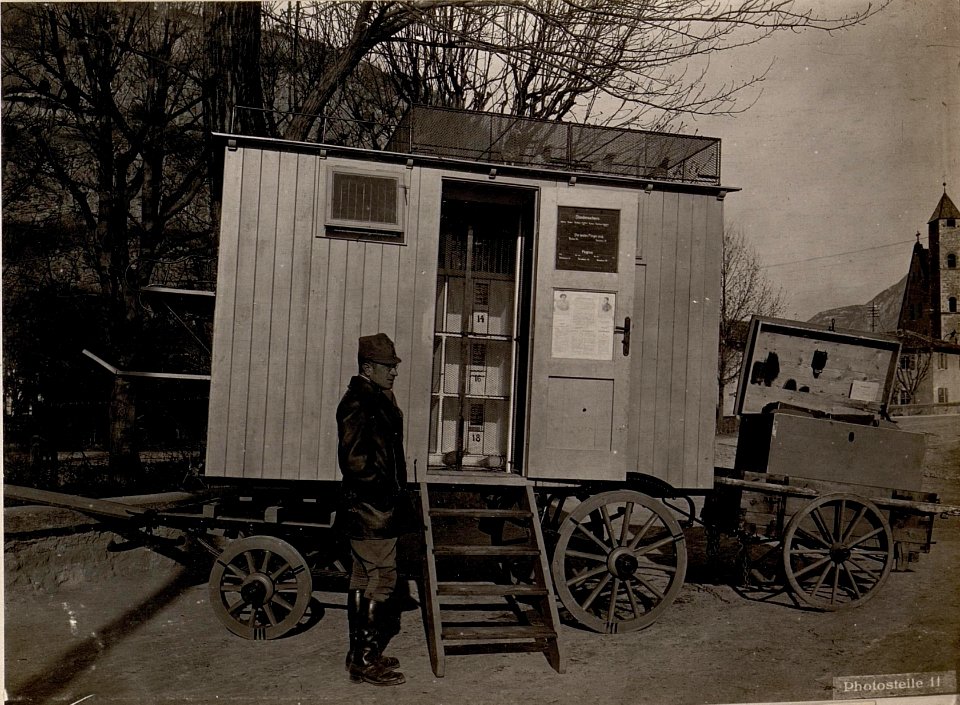 Trient.(Doss di Trento) Taubenwagen. (BildID 15636178)