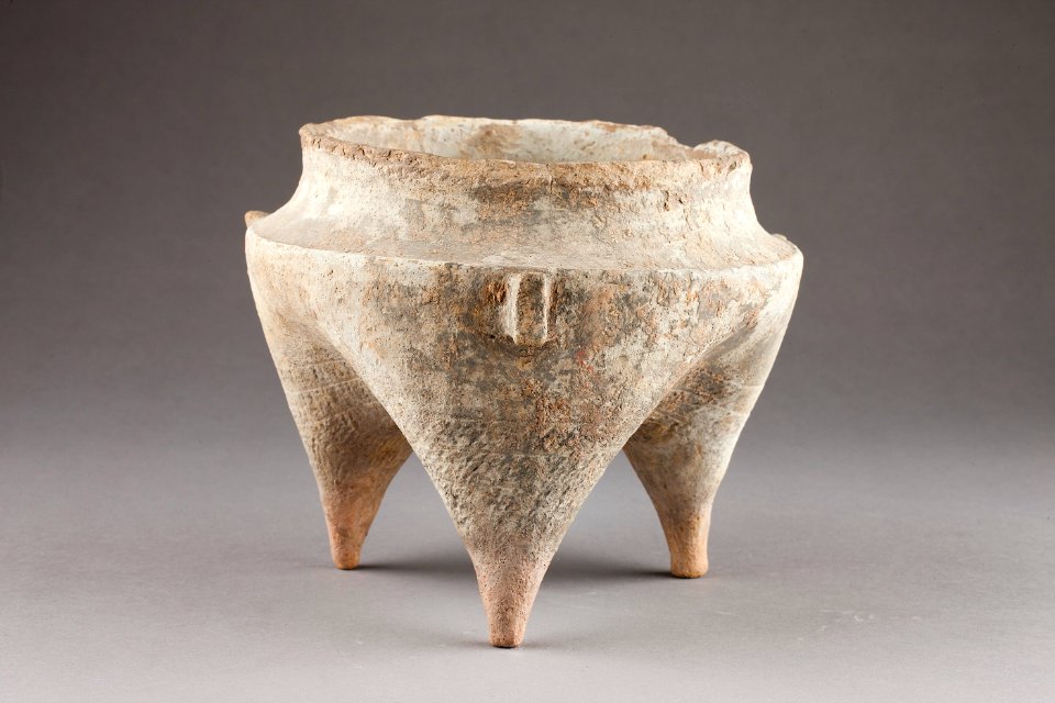 Tripod, gravfynd - Hallwylska museet - 96098