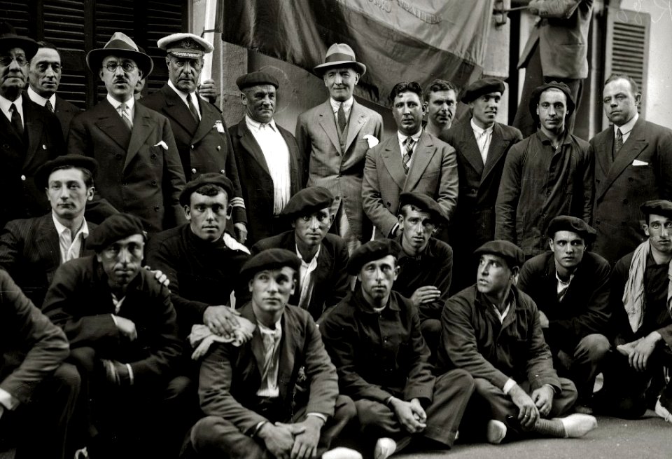 Tripulación de la trainera de Pasai San Pedro (1 de 1) - Fondo Car-Kutxa Fototeka