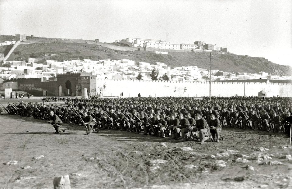 Tropas en la guerra de África (16 de 37) - Fondo Car-Kutxa Fototeka