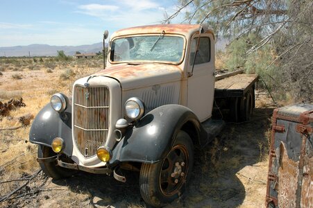 Truck vintage rusty photo