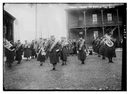 Troops ready to march, the band LCCN2014689065