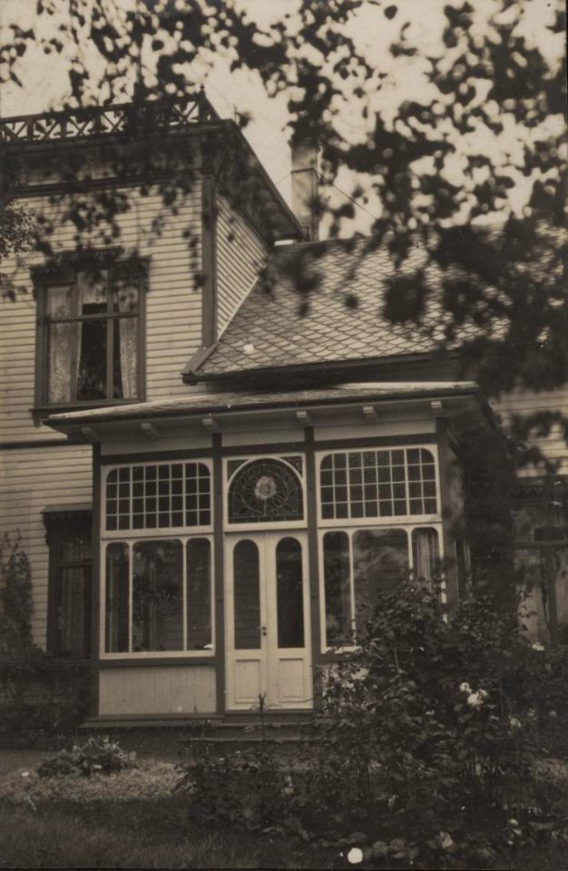 Troldhaugen villa