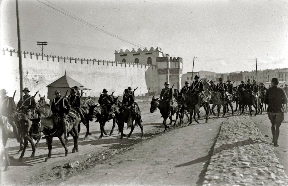 Tropas en la guerra de África (13 de 37) - Fondo Car-Kutxa Fototeka