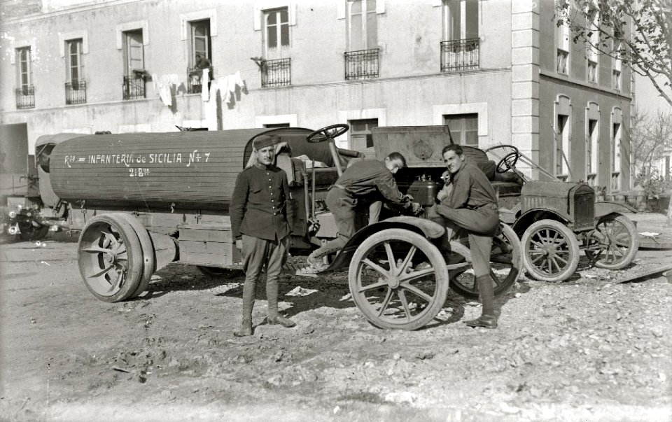 Tropas en la guerra de África (27 de 37) - Fondo Car-Kutxa Fototeka