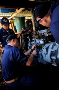 Troubleshooting problems on the USS Ronald Reagan DVIDS99566