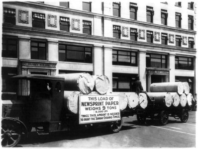 Truck loaded with newsprint paper for the Sunday Evening Times parked in front of the Munsey Building, Washington, D.C. LCCN2001706365