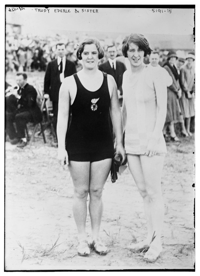 Trudy Ederle & sister LCCN2014711374