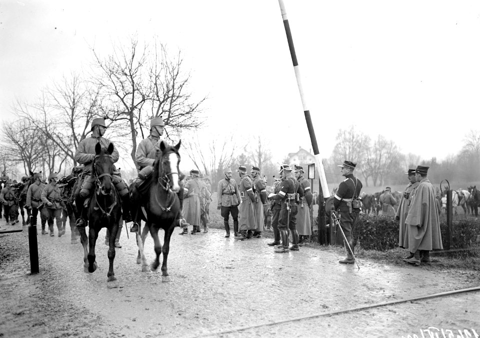 Truppen marschieren, Schiedsrichter - CH-BAR - 3237873