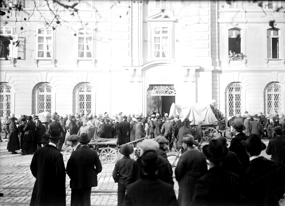 Truppen während des Landesstreiks in den Gassen von Bern - CH-BAR - 3241474