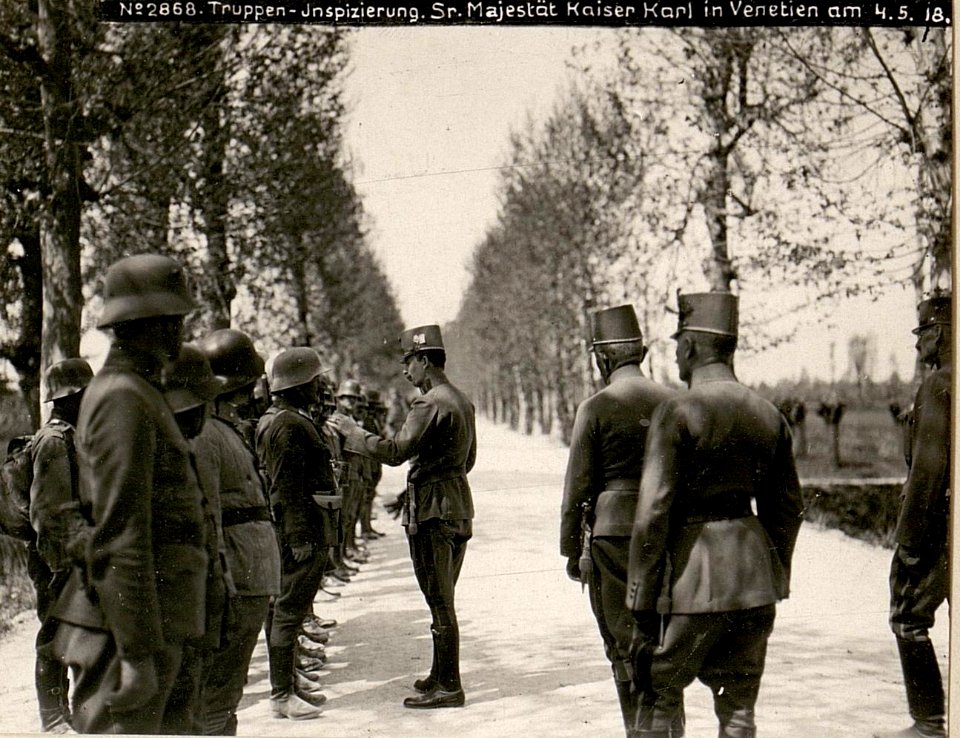 Truppen-Inspizierung.Sr.Majestät Kaiser Karl in Venetien am 4.5.18. (BildID 15617711)