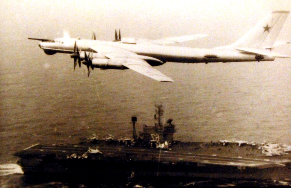 Tu-95 Bear overflight of USS John F. Kennedy (CVA-67) 1969 (1146535)