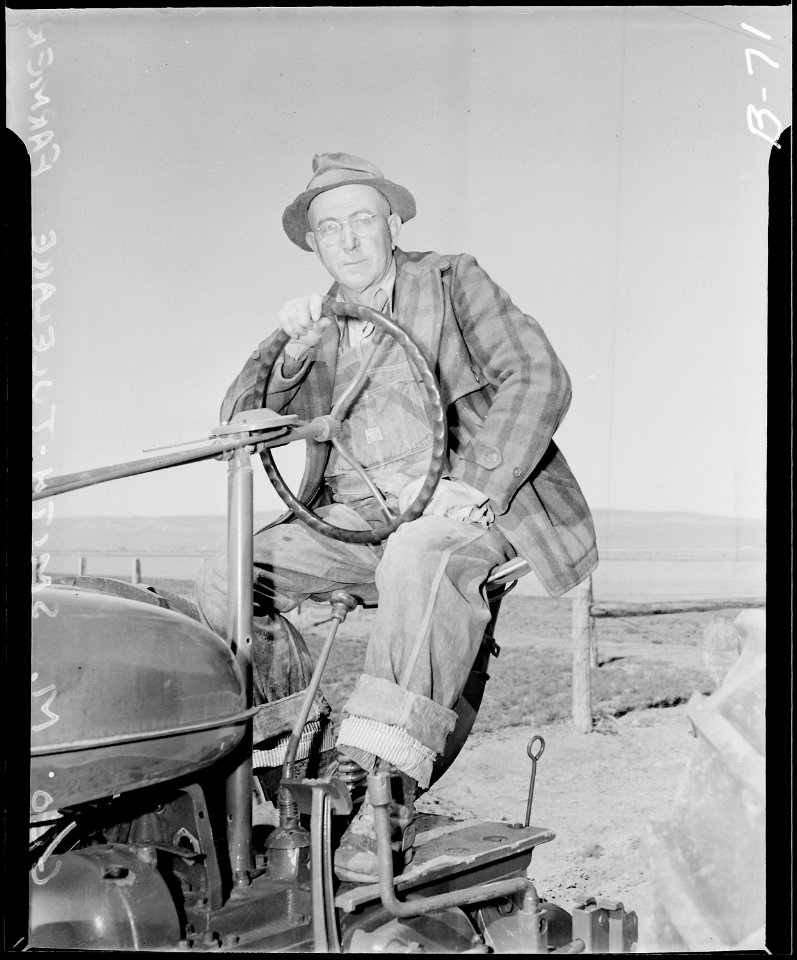 Tule Lake Relocation Center, Newell, California. George M. Smith, Tule Lake farmer. - NARA - 536820