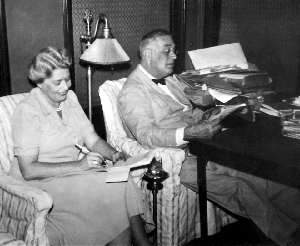 Tully-FDR-Train-1942