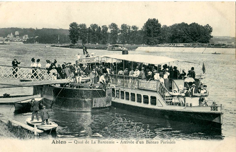 Tulle - Ablon - Quai de la Baronnie - Arrivée d'un bateau parisien