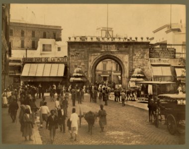 Tunis. La Porte de France - ND Phot. LCCN2004665090