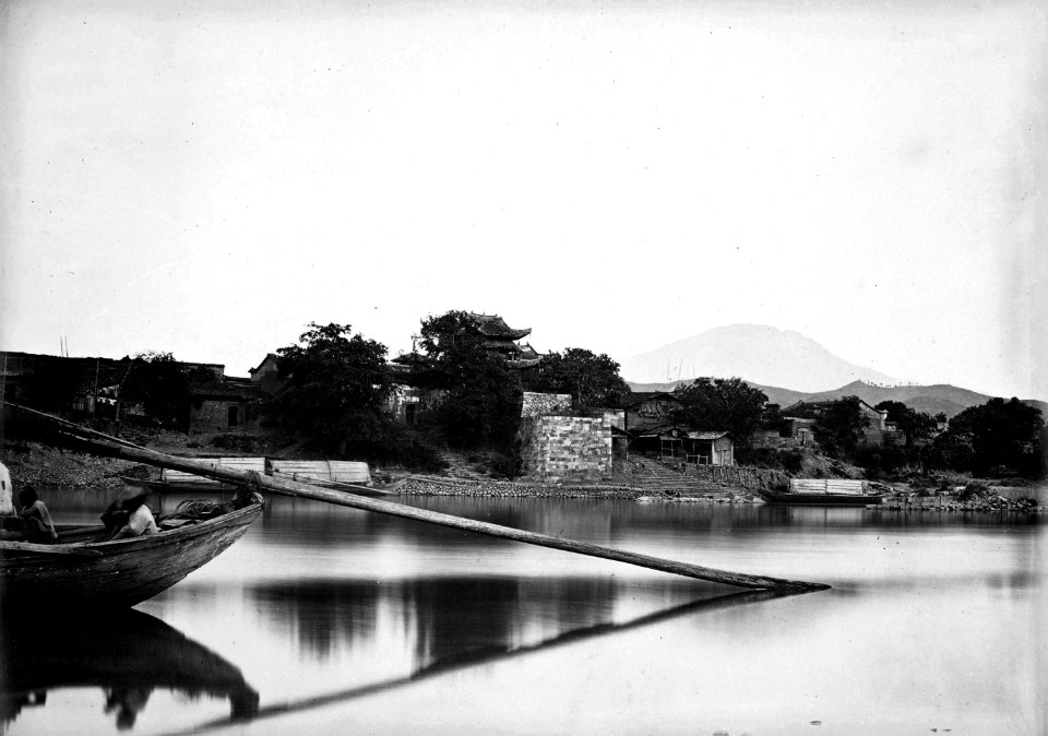 Tung-in Bridge near Kien-yang City