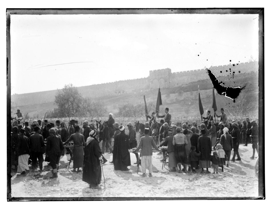 Turk mili. (i.e., military) WWI. Parade outside Jer (i.e., Jerusalem)., new Golden Gate LOC matpc.11596