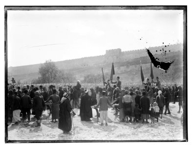 Turk mili. (i.e., military) WWI. Parade outside Jer (i.e., Jerusalem)., new Golden Gate LOC matpc.11596