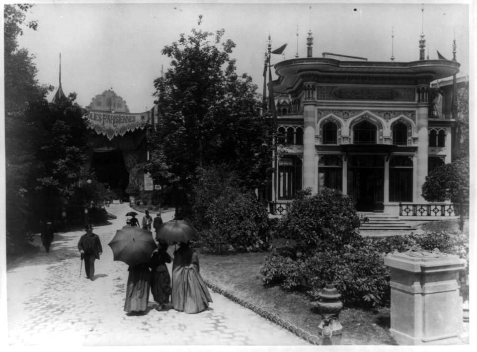 Turkish Tobacco Pavilion with Folies Parisiennes on left, Paris Exposition, 1889 LCCN92520983