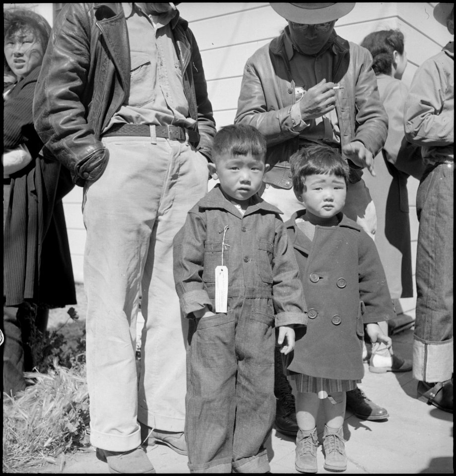 Turlock, California. These children have just arrived at Turlock Assembly center. Evacuees of Japa . . . - NARA - 537654