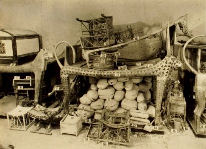 Tutankhamun tomb photographs 2 026