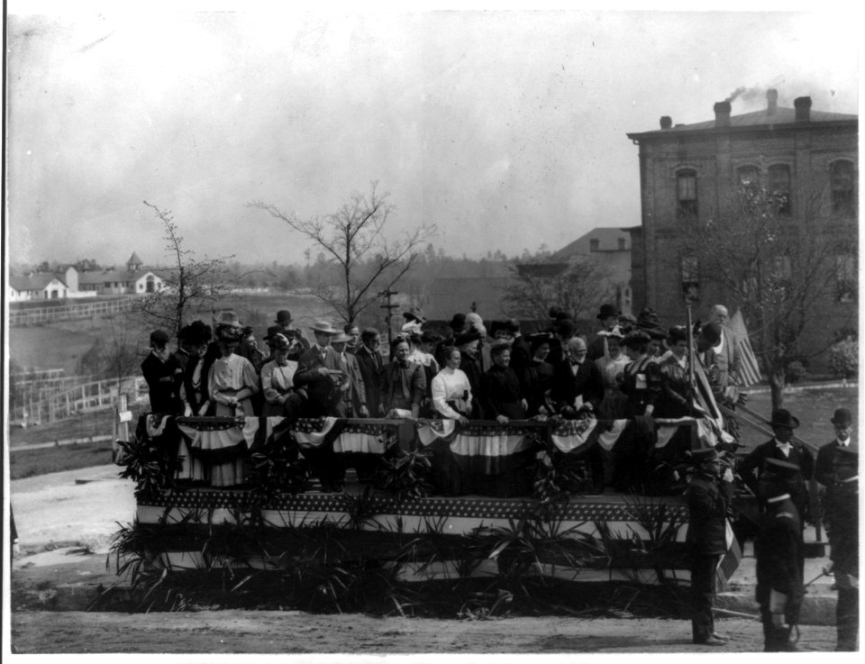 Tuskegee 25th anniversary - reviewing stand, Tuskegee Institute, Tuskegee, Alabama LCCN98503055