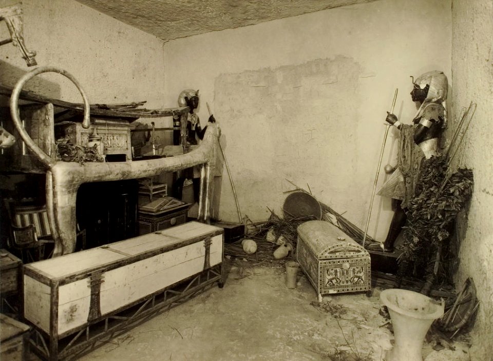 Tutankhamun tomb photographs 2 007