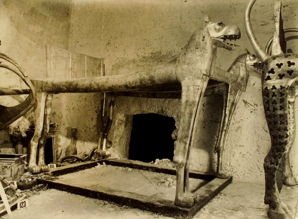 Tutankhamun tomb photographs 2 015