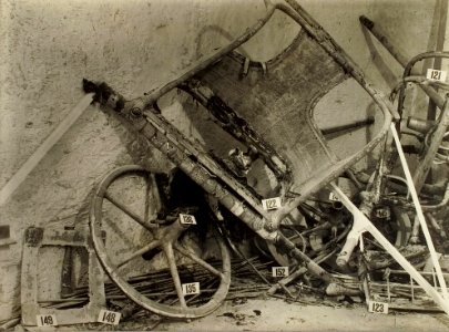 Tutankhamun tomb photographs 2 042