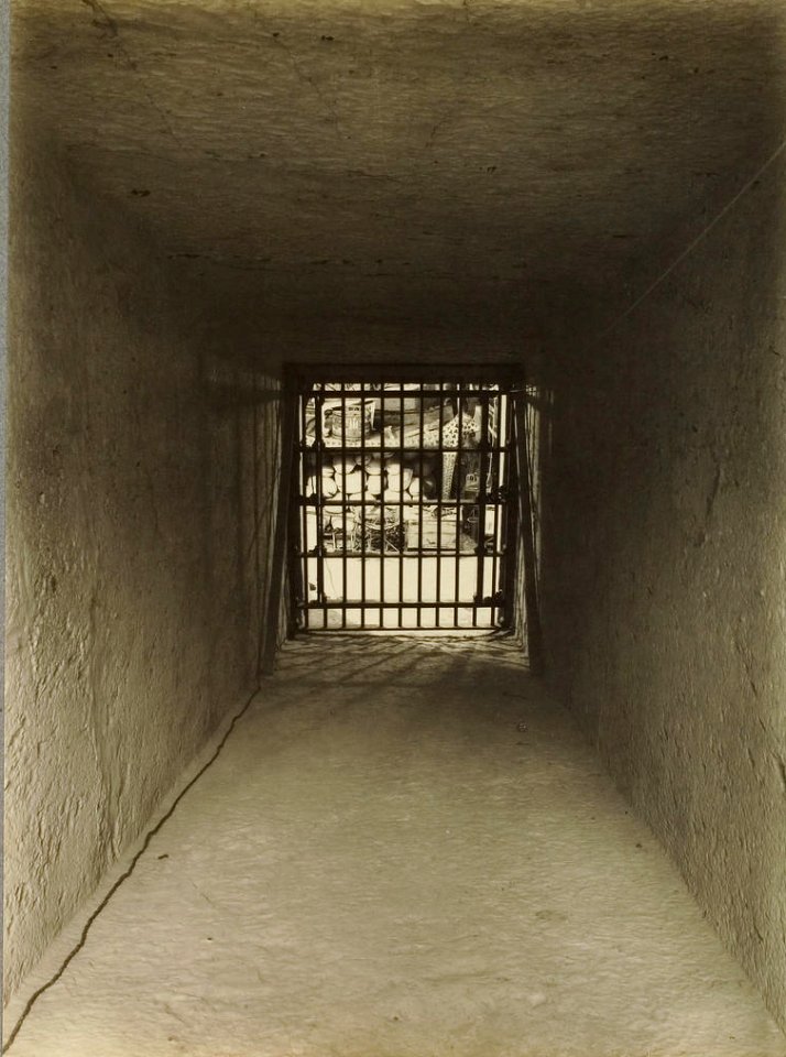 Tutankhamun tomb photographs 2 005